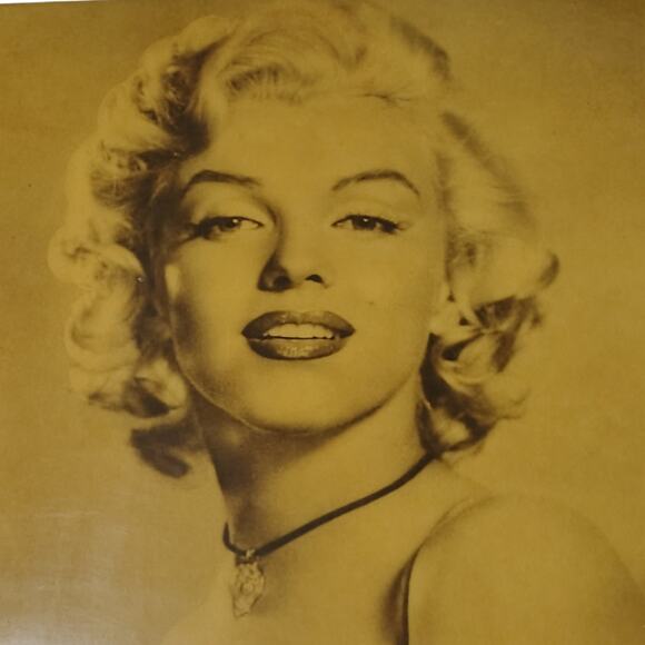 1970s Marilyn Monroe (1953 Image) Lacquered Wooden Plaque 14 7/8 Inch x 12 Inch - Picture 3 of 10